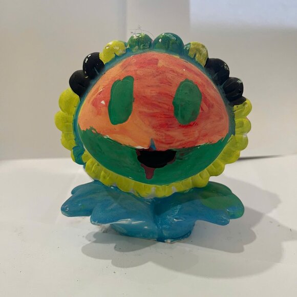 Hand-Painted Ceramic Figurine – Unique & Colorful Decorative Collectible - Picture 1 of 2